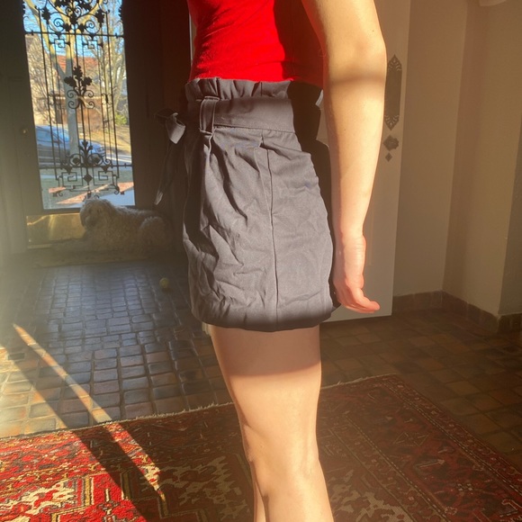 Navy blue paper bag short - Picture 2 of 5